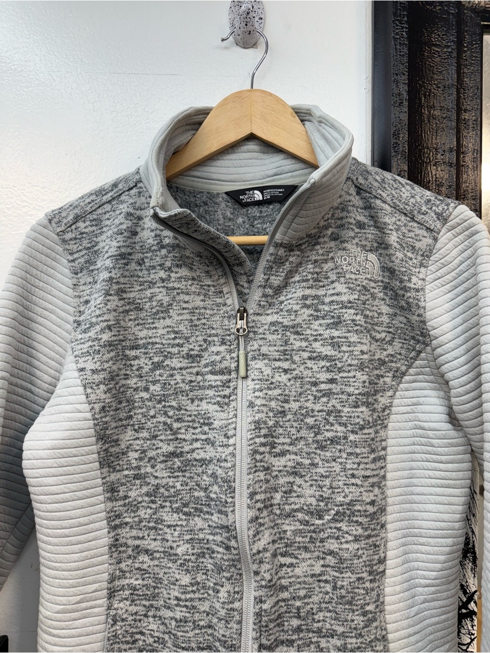 The North Face Light Gray Heathered Fleece Jacket - Picture 2 of 6